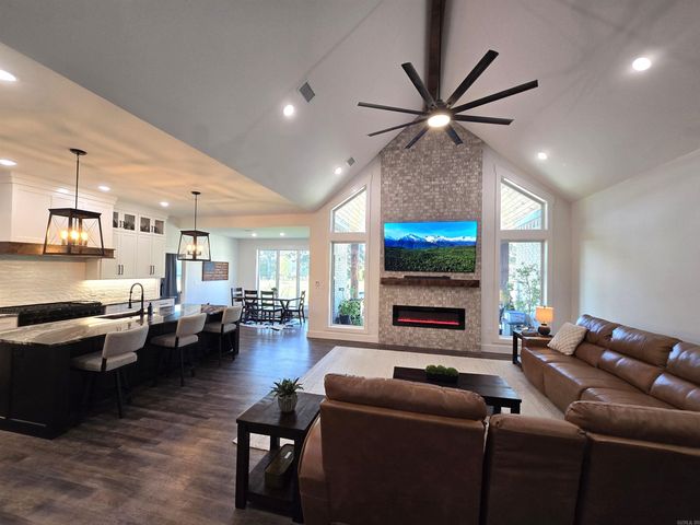 39 Republican Loop, Greenbrier, AR 72058