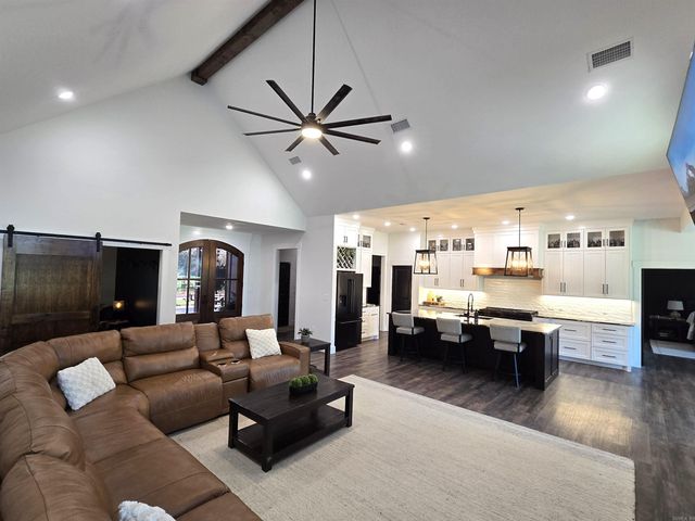 39 Republican Loop, Greenbrier, AR 72058