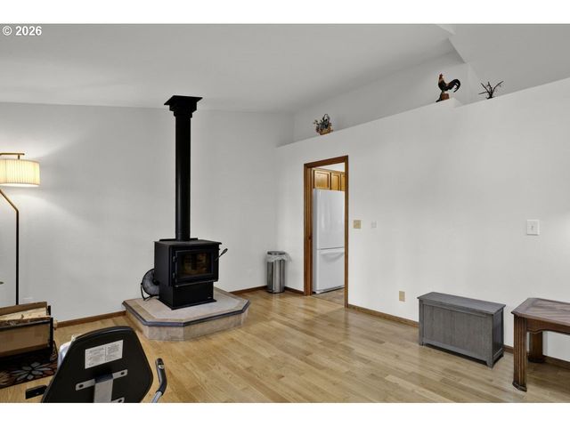 1960 40TH St, Florence, OR 97439