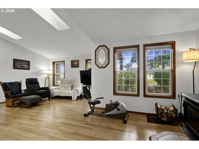 1960 40TH St, Florence, OR 97439