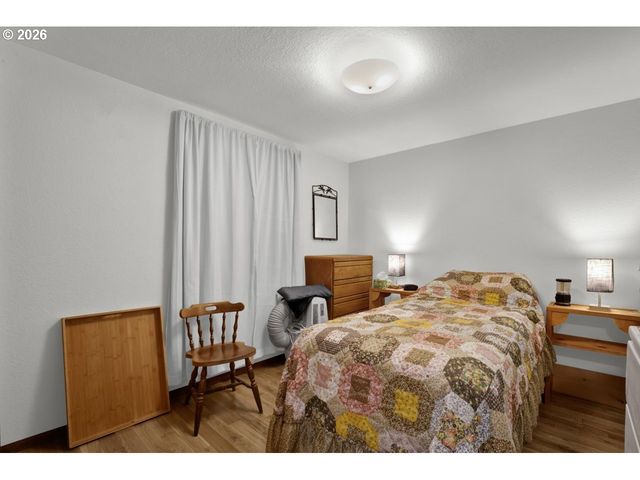 1960 40TH St, Florence, OR 97439