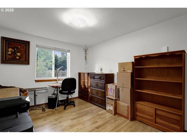 1960 40TH St, Florence, OR 97439