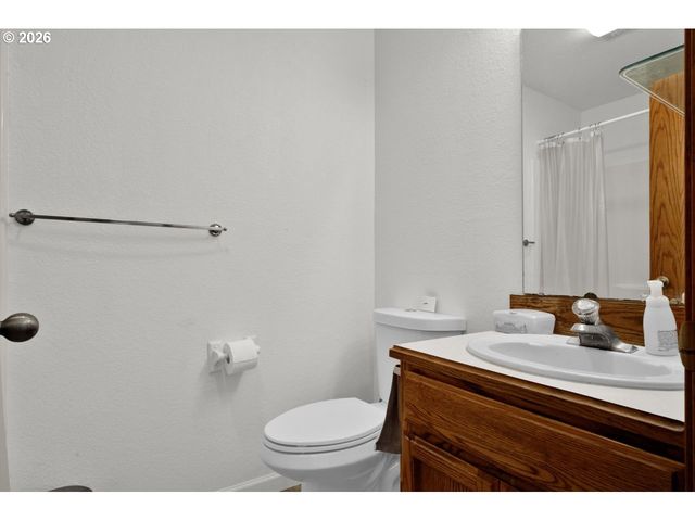 1960 40TH St, Florence, OR 97439