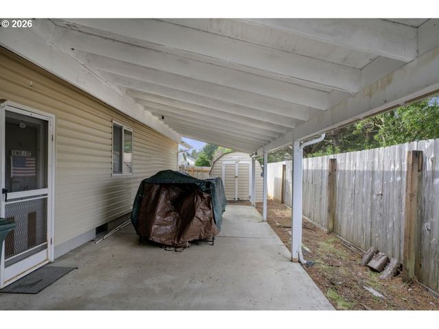 1960 40TH St, Florence, OR 97439