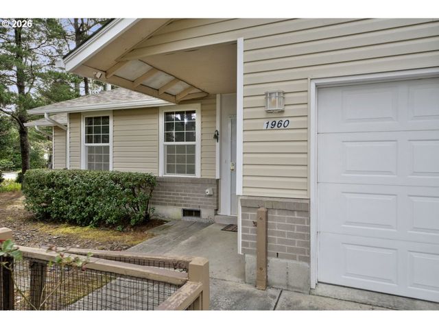 1960 40TH St, Florence, OR 97439