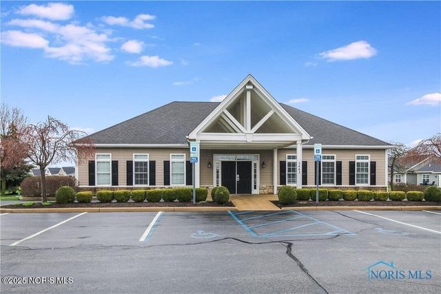 2415 Cross Ridge Road, Perrysburg, OH 43551