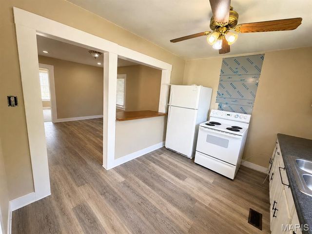 120 Broadway Street, Sikeston, MO 63801