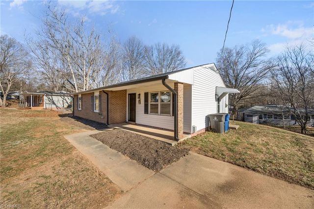 5207 Butterfield Drive, Winston-salem, NC 27105