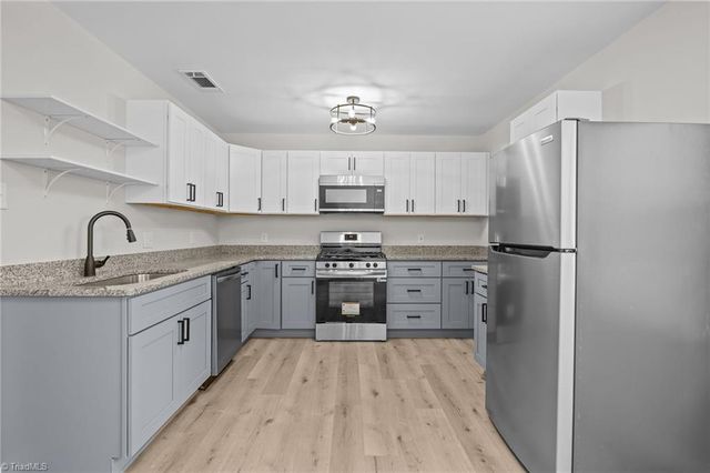 5207 Butterfield Drive, Winston-salem, NC 27105