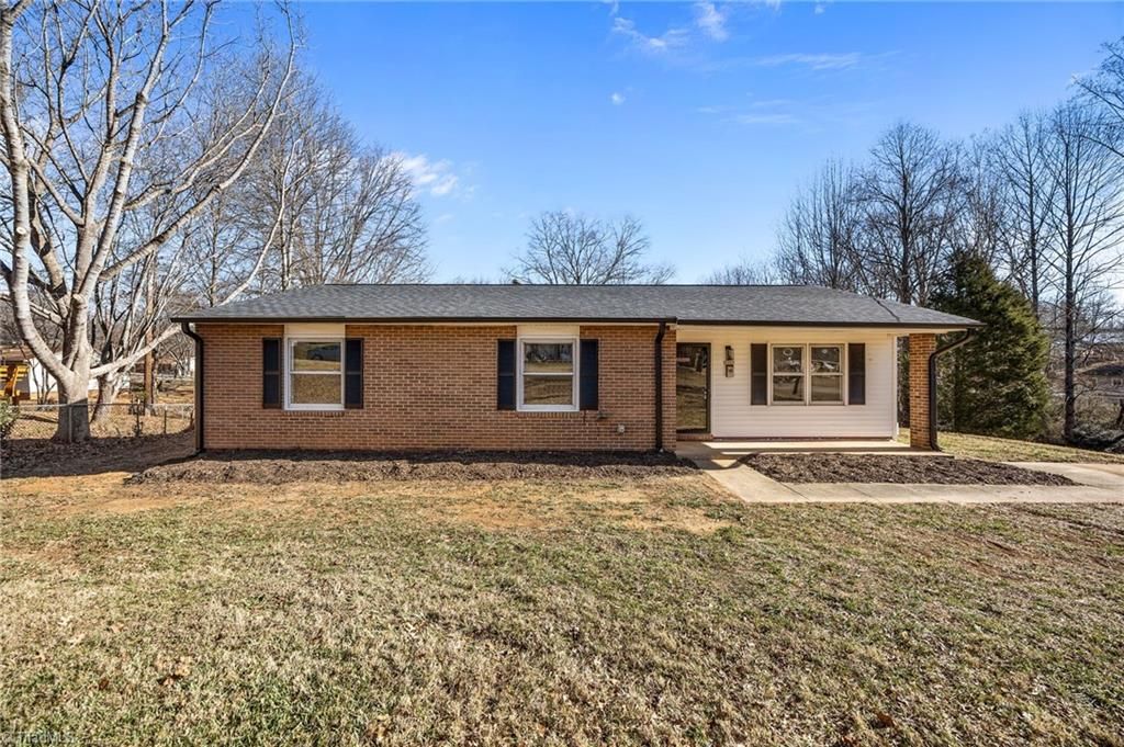 5207 Butterfield Drive, Winston-salem, NC 27105