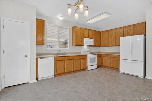 1201 S Fultondale Court, Aurora, CO 80018