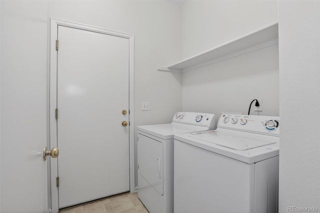 1201 S Fultondale Court, Aurora, CO 80018