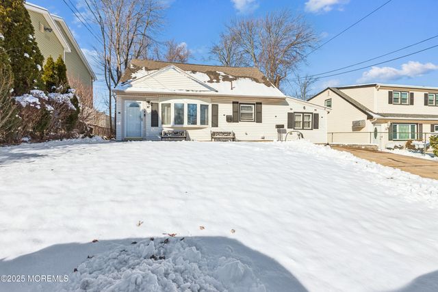 41 Pinetree Drive, Parlin, NJ 08859