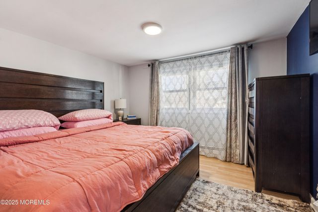 41 Pinetree Drive, Parlin, NJ 08859