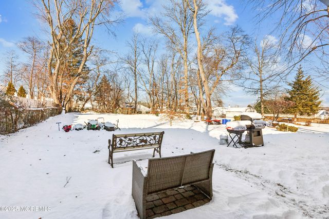 41 Pinetree Drive, Parlin, NJ 08859