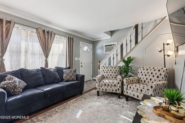 41 Pinetree Drive, Parlin, NJ 08859