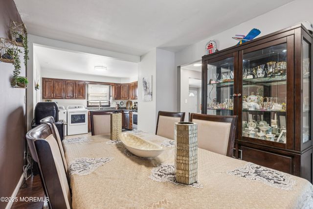 41 Pinetree Drive, Parlin, NJ 08859