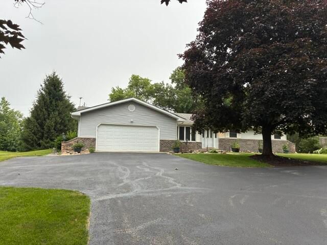 6952 Blackberry Court, Demotte, IN 46310