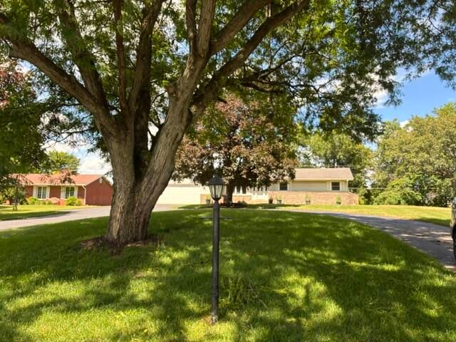 6952 Blackberry Court, Demotte, IN 46310