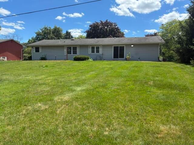 6952 Blackberry Court, Demotte, IN 46310
