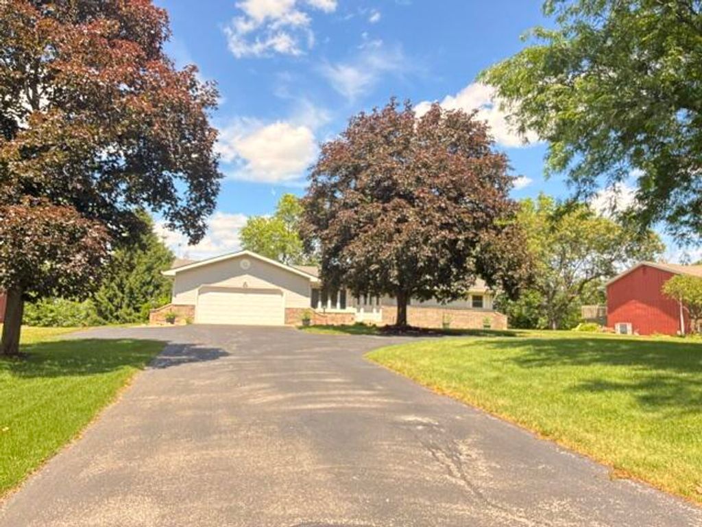 6952 Blackberry Court, Demotte, IN 46310