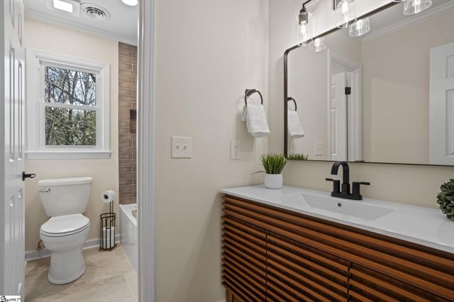 111 Chase Woods Court, Simpsonville, SC 29680