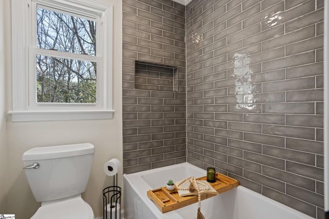 111 Chase Woods Court, Simpsonville, SC 29680