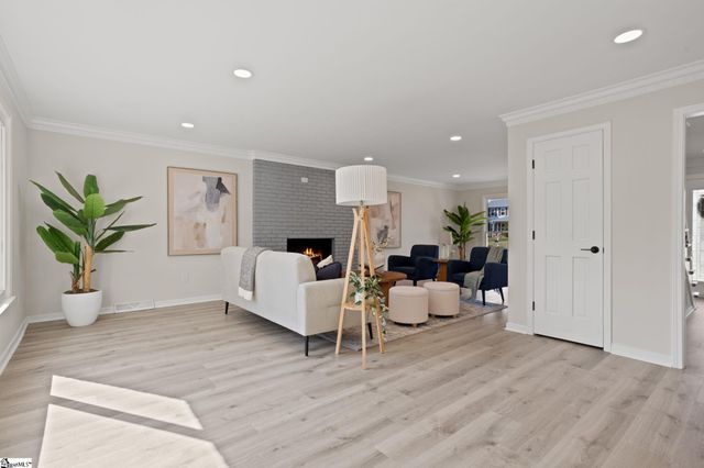 111 Chase Woods Court, Simpsonville, SC 29680