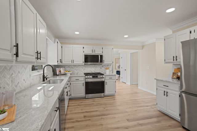 111 Chase Woods Court, Simpsonville, SC 29680