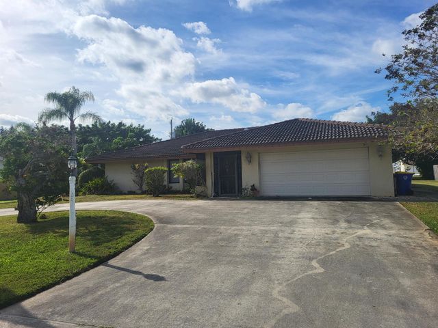 2420 NW Everglades Boulevard, Stuart, FL 34994