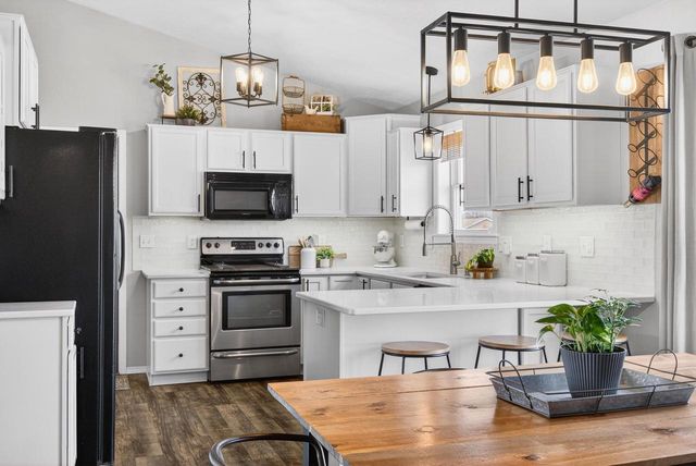 1390 MARIE DRIVE, Kaukauna, WI 54130