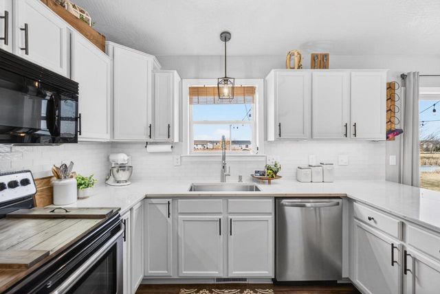 1390 MARIE DRIVE, Kaukauna, WI 54130