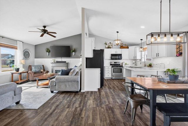 1390 MARIE DRIVE, Kaukauna, WI 54130