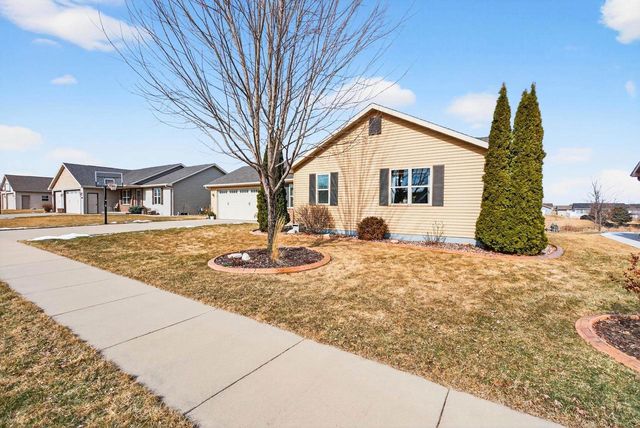 1390 MARIE DRIVE, Kaukauna, WI 54130