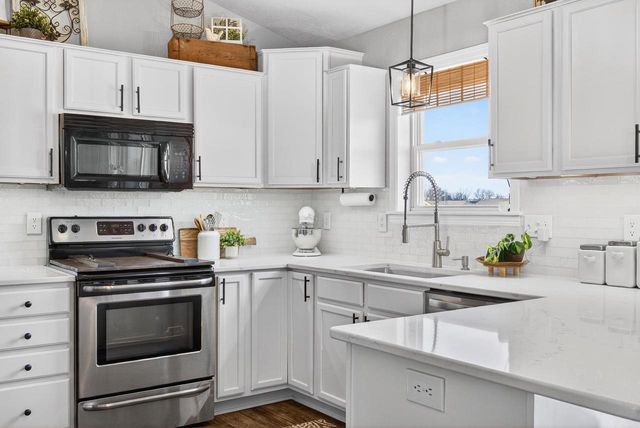 1390 MARIE DRIVE, Kaukauna, WI 54130