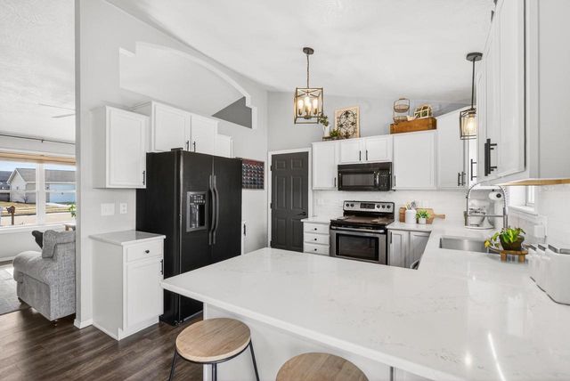 1390 MARIE DRIVE, Kaukauna, WI 54130