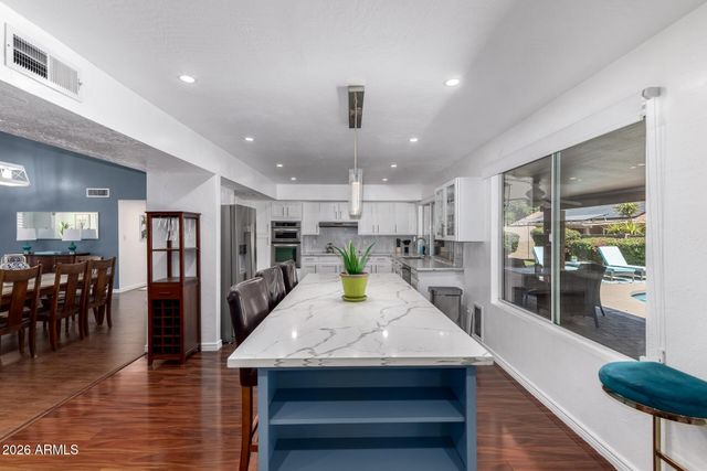 11401 N 45th Place, Phoenix, AZ 85028