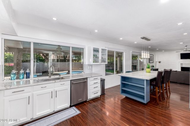 11401 N 45th Place, Phoenix, AZ 85028