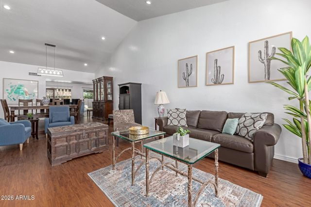 11401 N 45th Place, Phoenix, AZ 85028