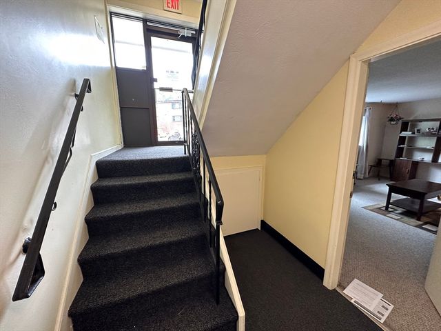 81 Nicholas Rd A, Framingham, MA 01701