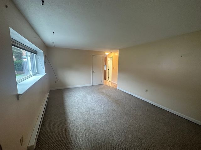 81 Nicholas Rd A, Framingham, MA 01701