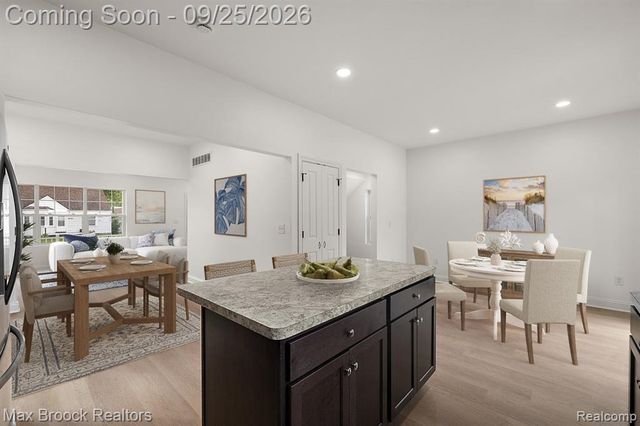27824 Groveland Street, Madison Heights, MI 48071