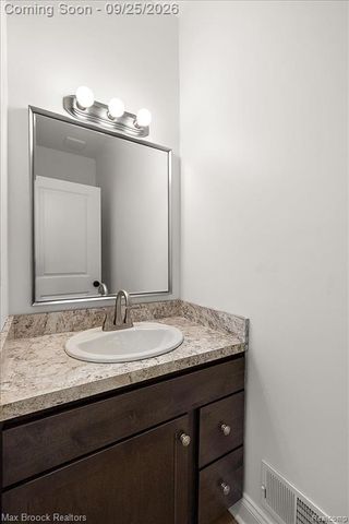 27824 Groveland Street, Madison Heights, MI 48071