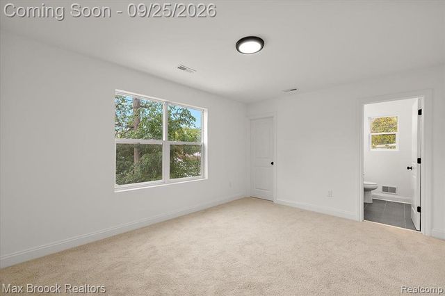 27824 Groveland Street, Madison Heights, MI 48071