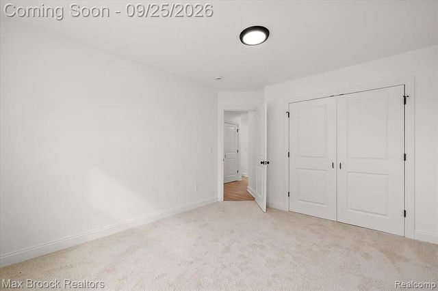 27824 Groveland Street, Madison Heights, MI 48071