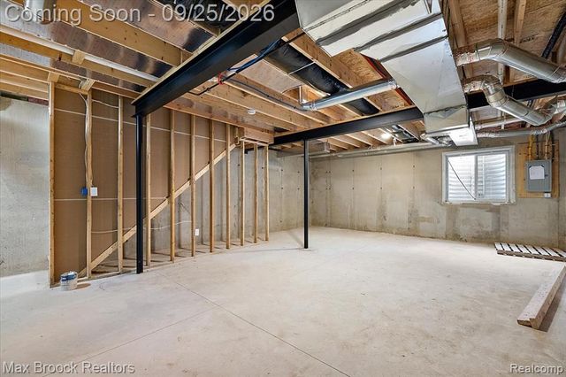 27824 Groveland Street, Madison Heights, MI 48071