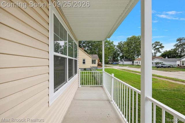 27824 Groveland Street, Madison Heights, MI 48071