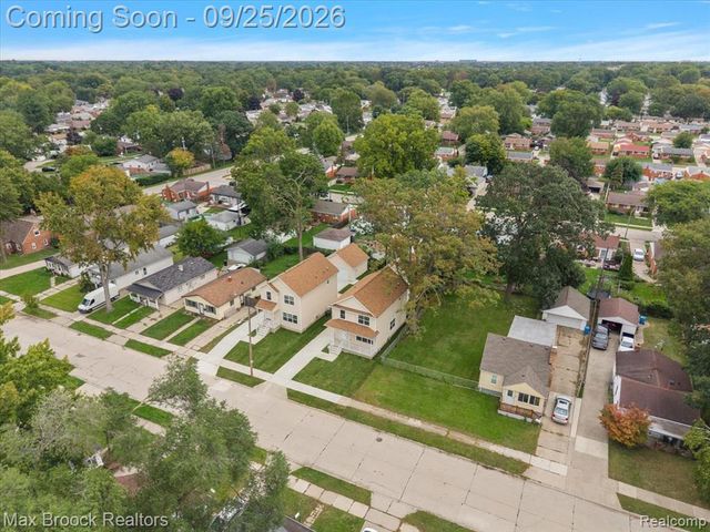 27824 Groveland Street, Madison Heights, MI 48071