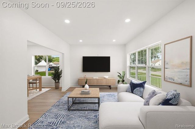 27824 Groveland Street, Madison Heights, MI 48071