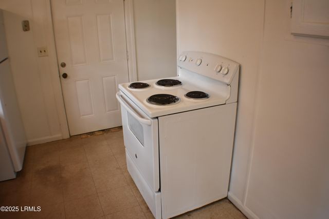 2 Wallace Road, Beaufort, SC 29907